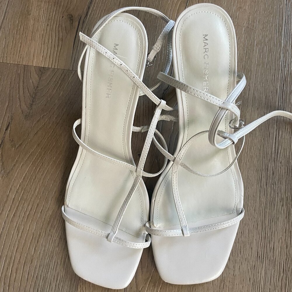 Marc Fisher Women's White Leather Strappy Kitten Heel Sandal Shoes 10M! - Picture 2 of 8